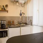 Magnificent Studio Near The Place De La Nation